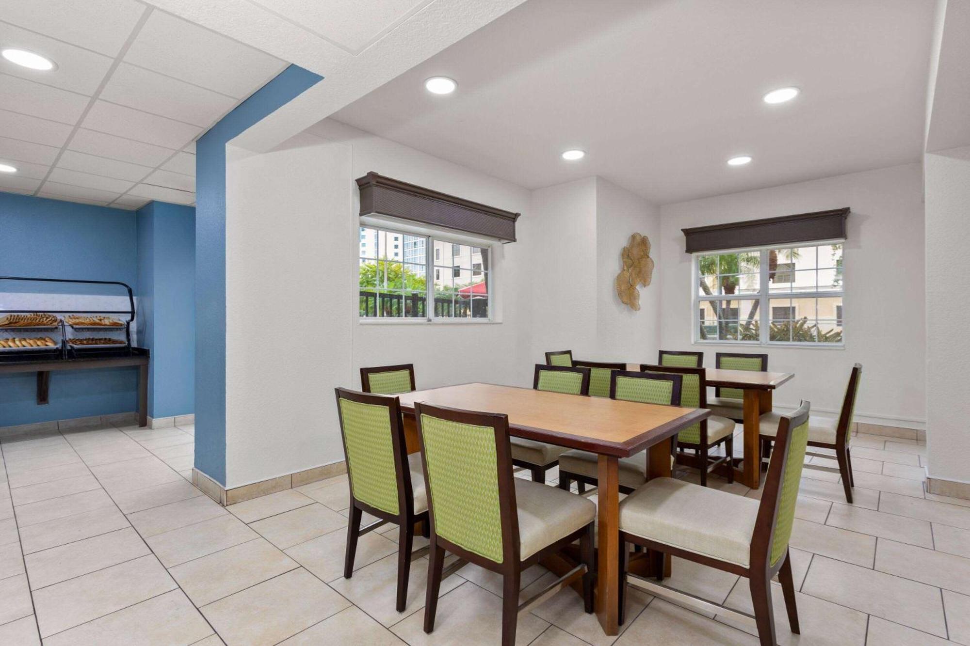 Baymont By Wyndham Orlando-International Dr-Universal Blvd Exterior foto