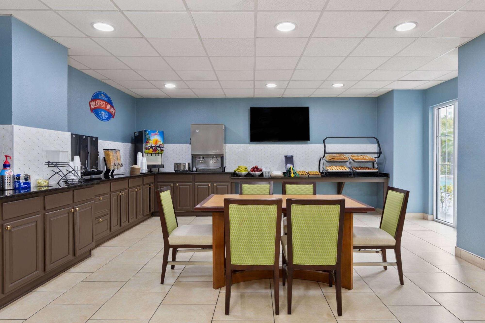 Baymont By Wyndham Orlando-International Dr-Universal Blvd Exterior foto